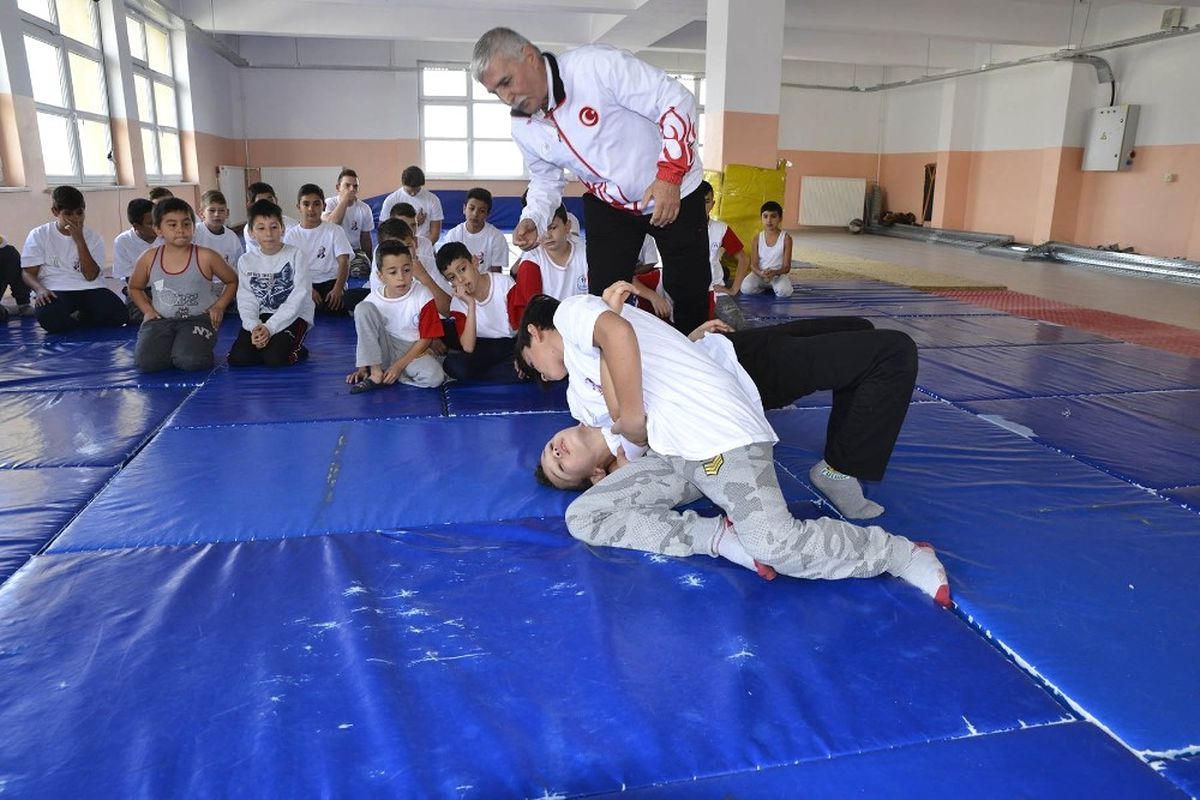 Geleceğin Güreş Şampiyonları Muttalip\'te Yetişiyor