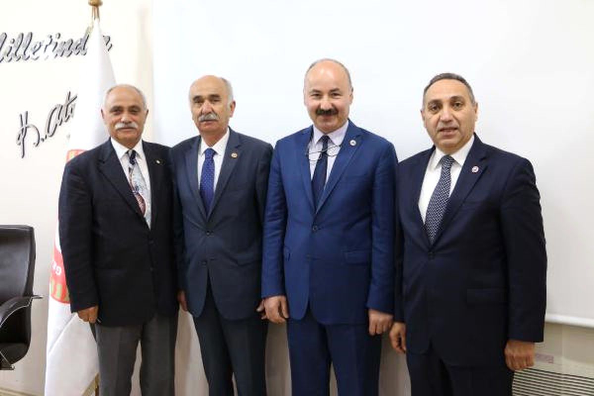 Giresun\'da, Eski Vali\'ye 175 Bin Lira Limitli Kredi Kartı Tartışması