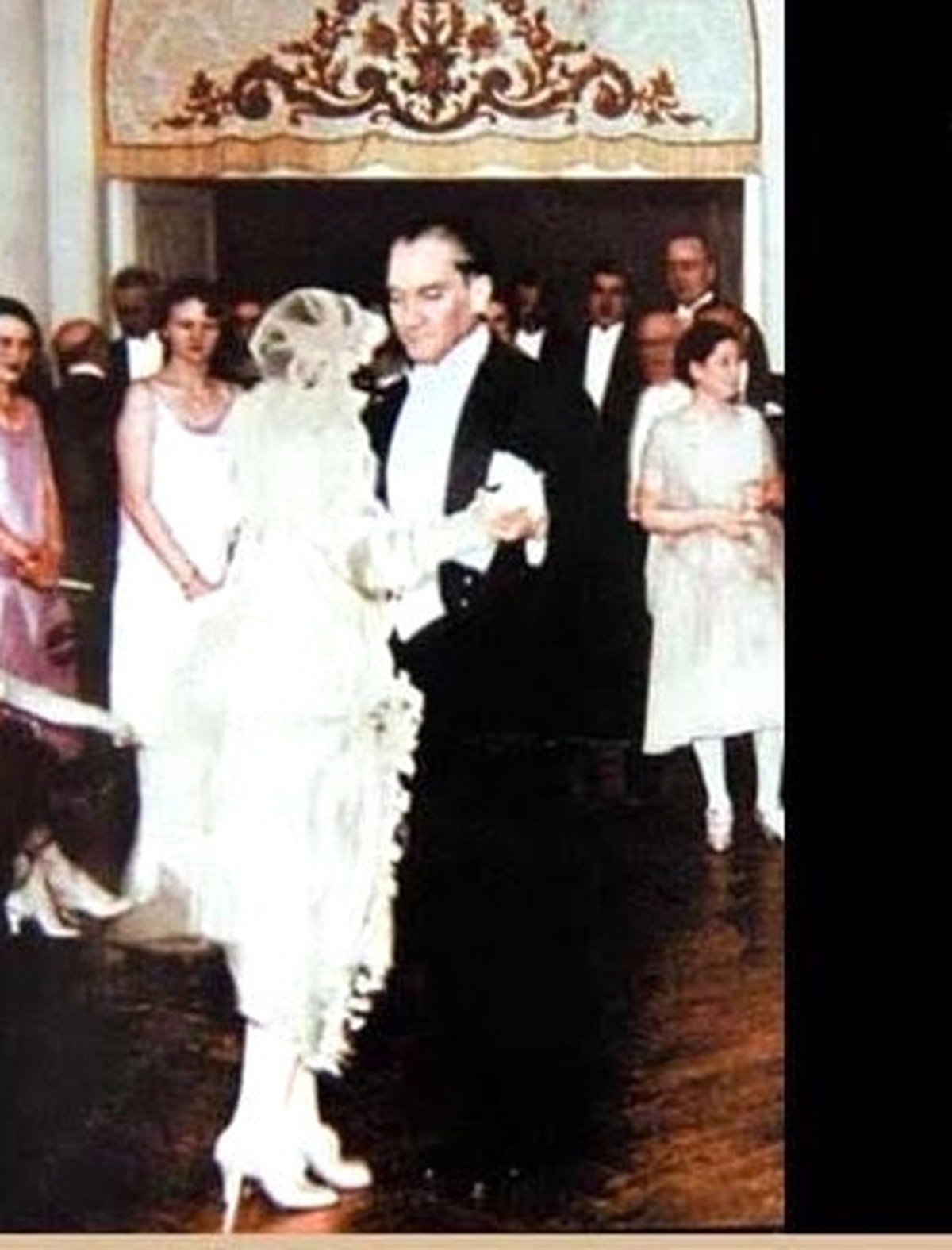 İzmirli Kadınlar \'Ata\'nın Şarkıları\'nı Söylemeye Davet Ediyor