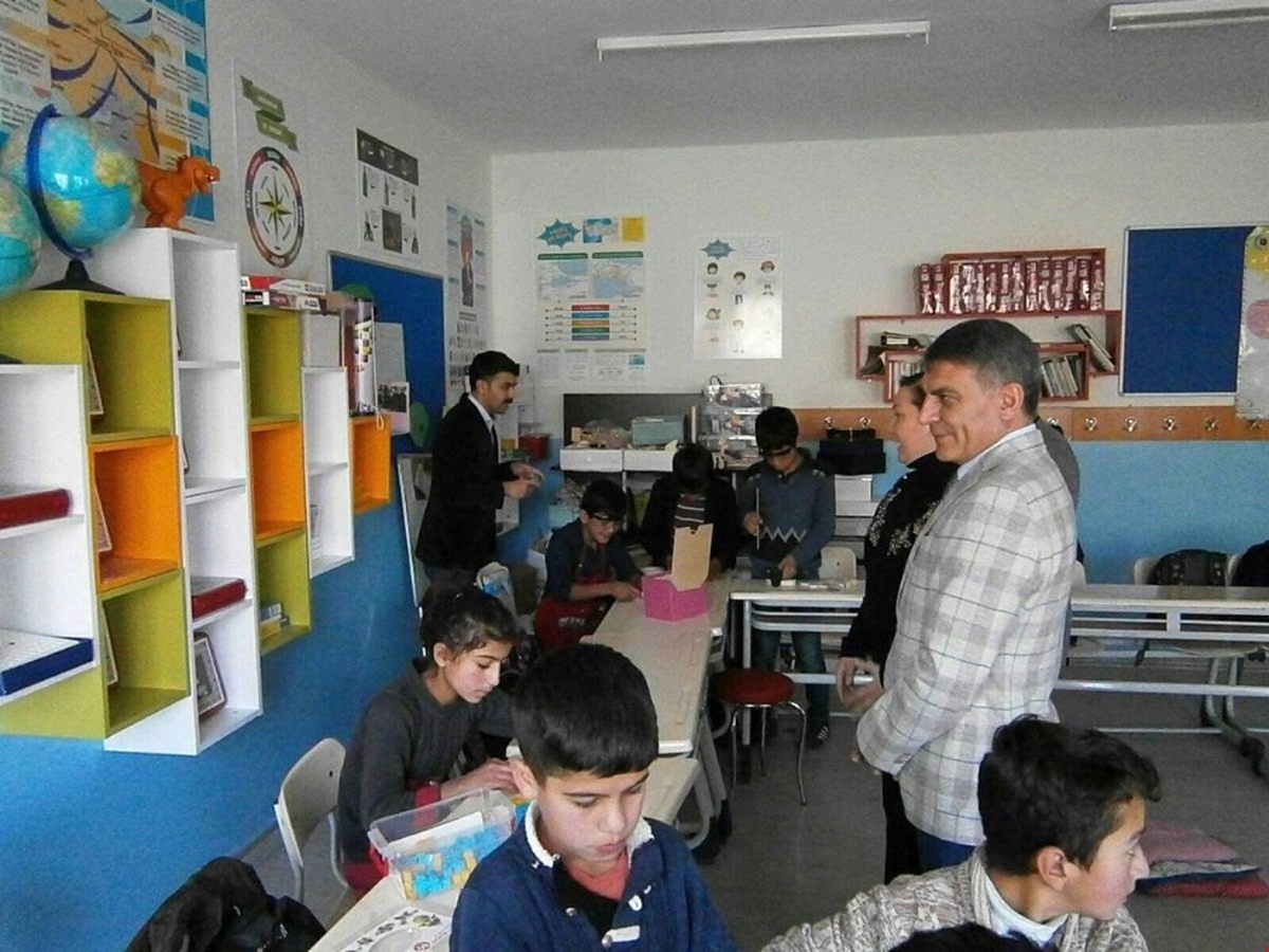 Kaymakam Özkan\'dan Okul Ziyareti