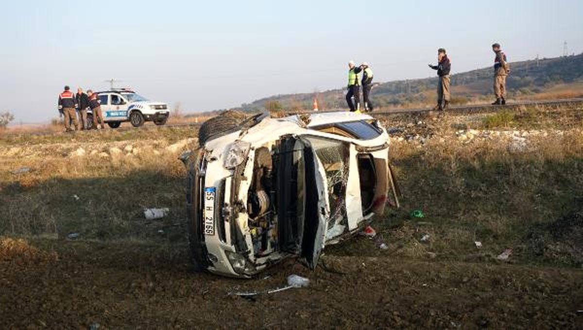 Keşan\'da Otomobil Takla Attı: Sürücü Öldü, Arkadaşı Yaralı