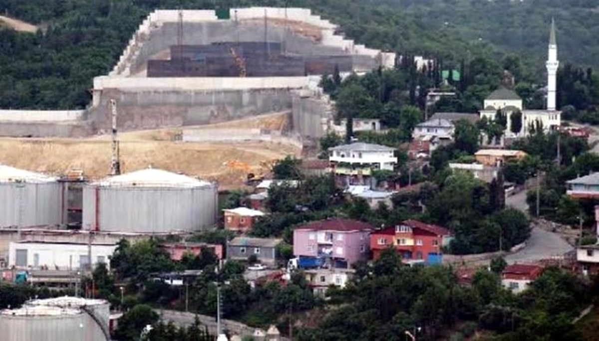Kimyasal Depolama Sahasında Tanker Patladı
