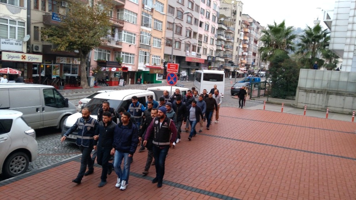 Kocaeli\'de 16 Kişi Fetö\'den Adliyede