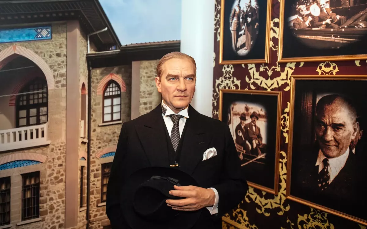 Madame Tussauds, 10 Kasım\'da Mustafa Kemal Atatürk\'ü Saygıyla Anıyor