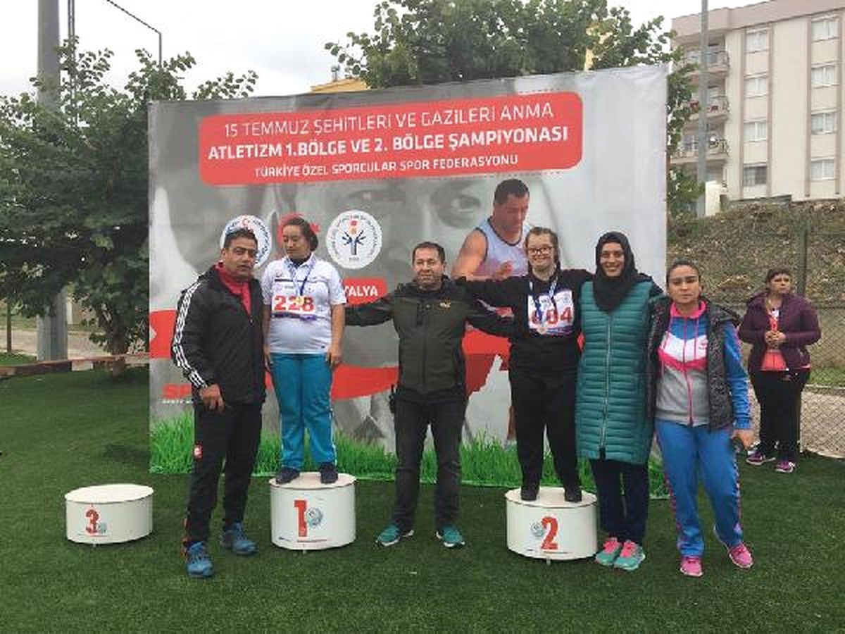 Nevşehirli \'Özel Sporcular\' Antalya\'dan Madalya İle Dönüyor