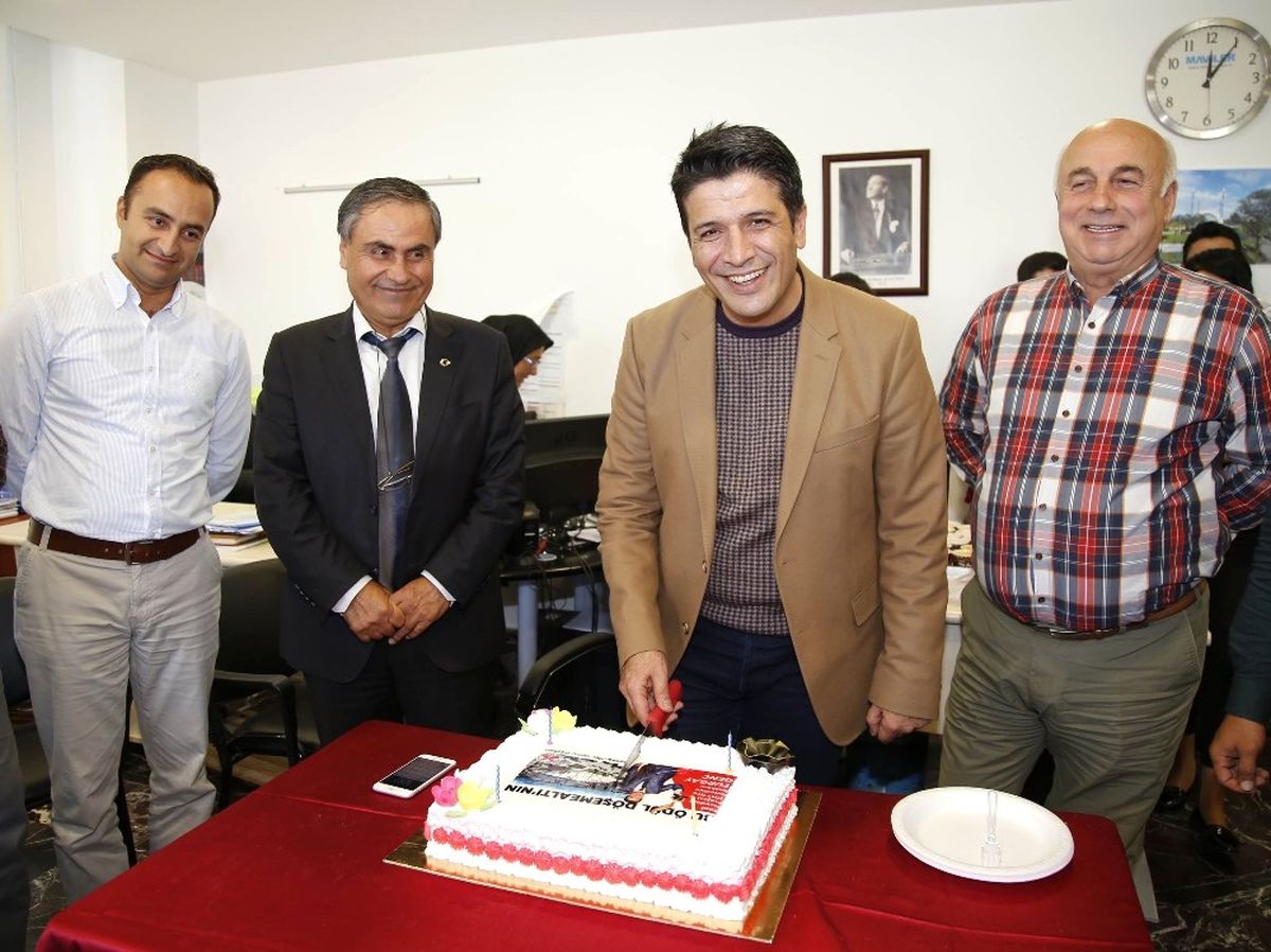 Ödüllü Meydana Pastalı Kutlama