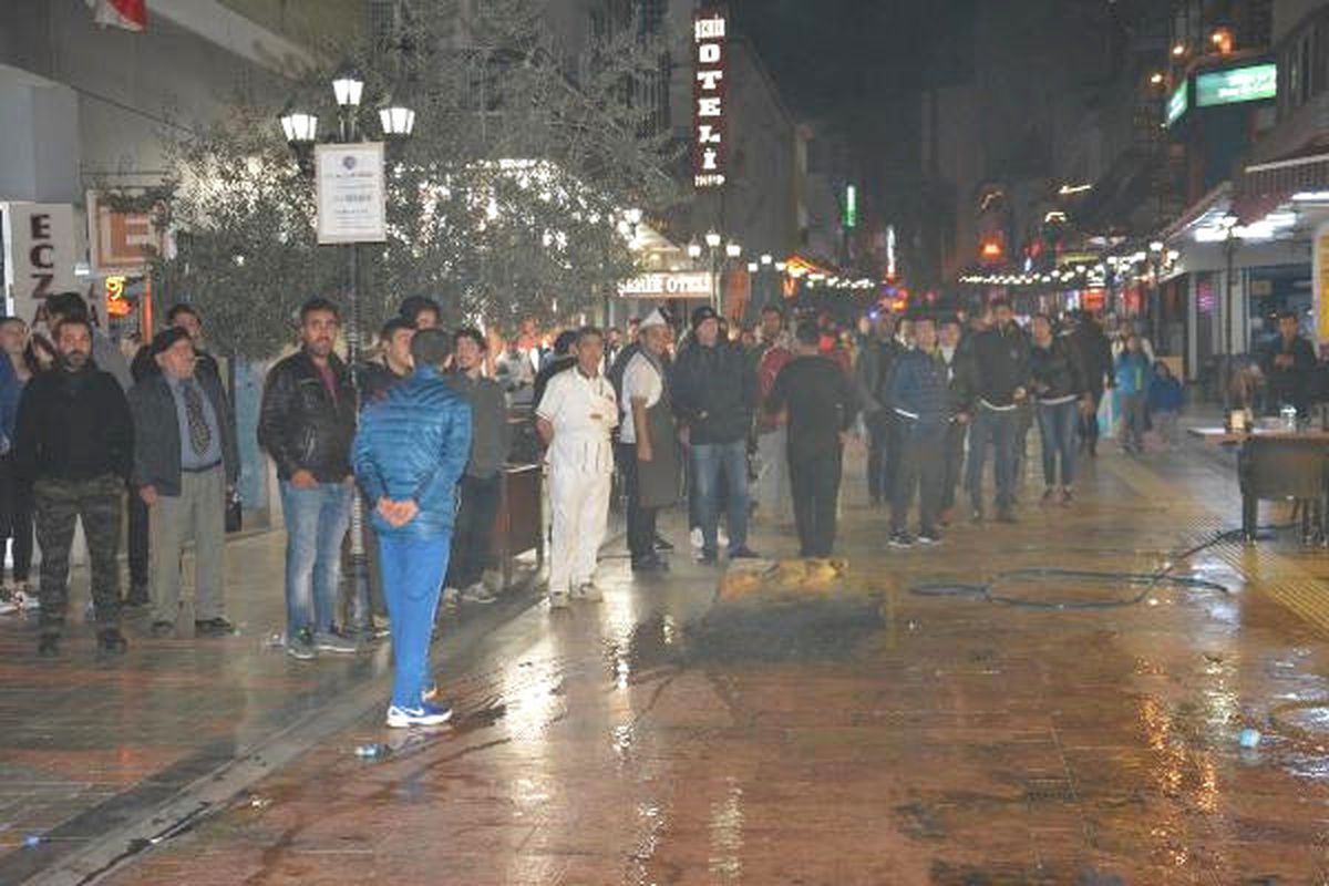 Oteldeki Yangın Panik Yarattı