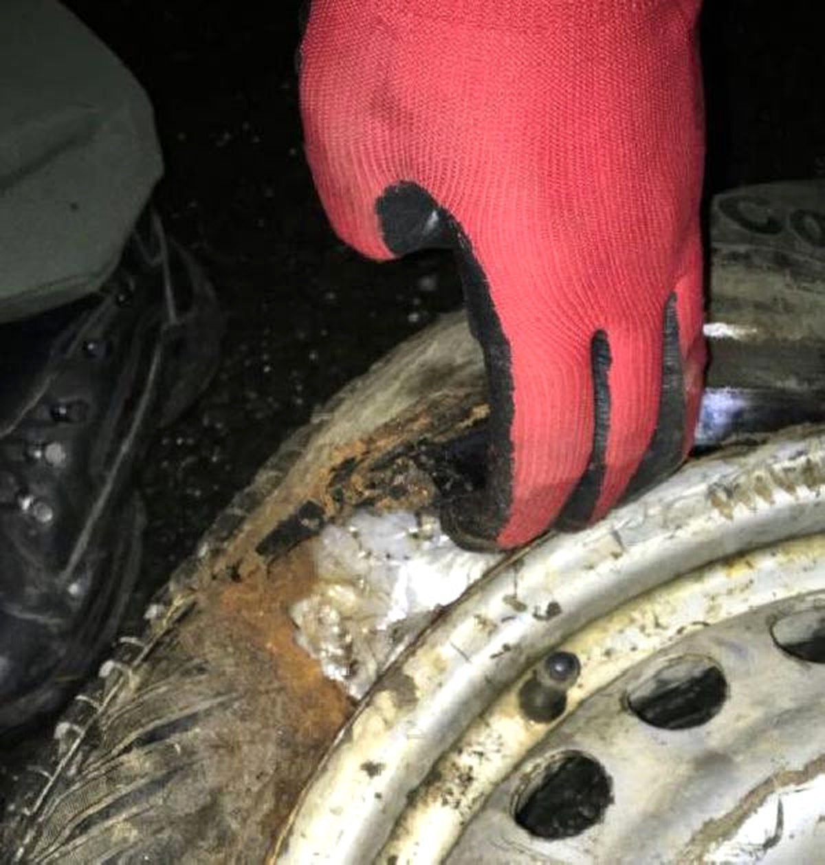 Otomobilin Yedek Lastiğinde Esrar Ele Geçti