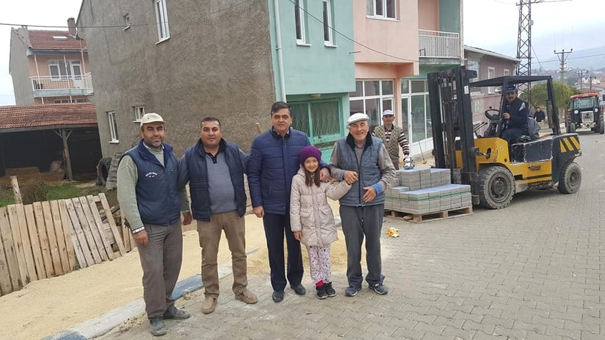 Pazaryeri\'nde Kaldırım Çalışmaları Sürüyor