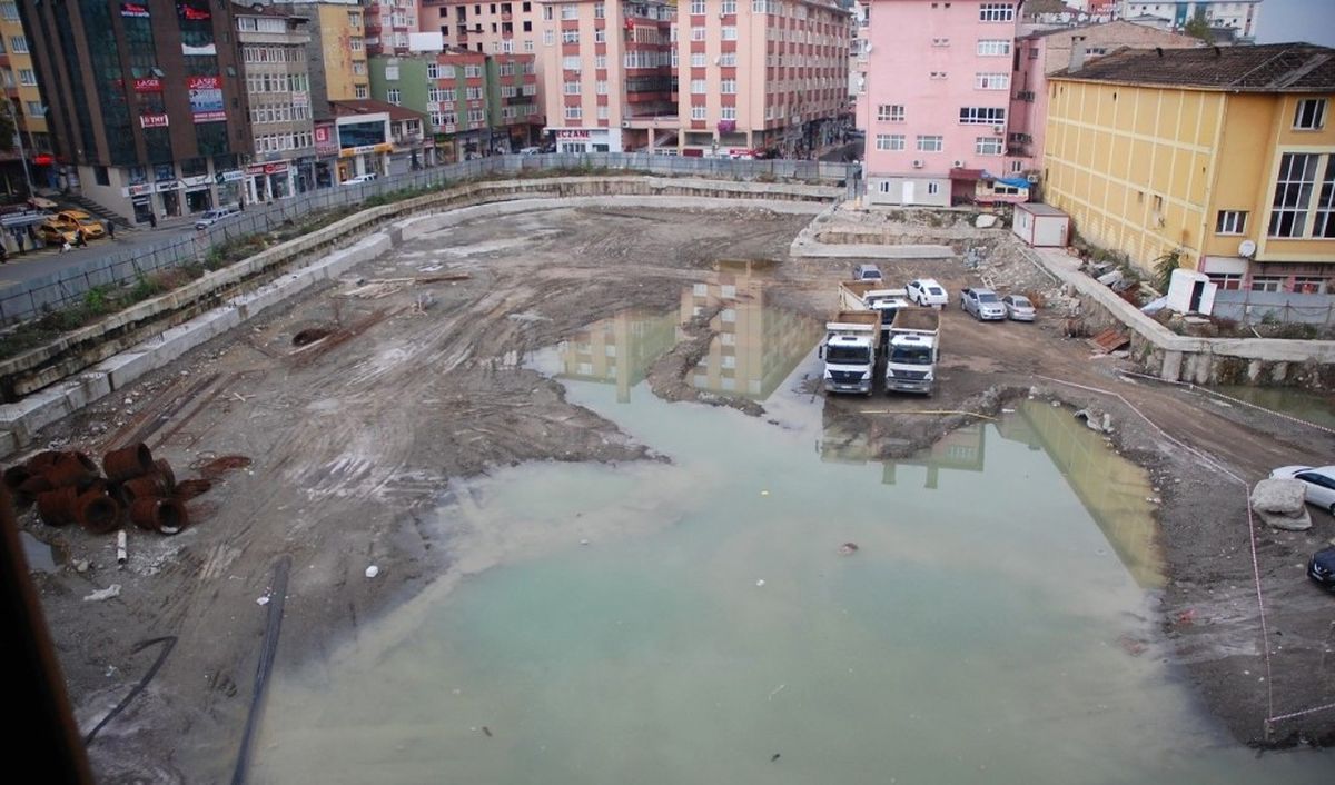 Rize Meydan Projesi\'ne Bir Türlü Başlanılamadı