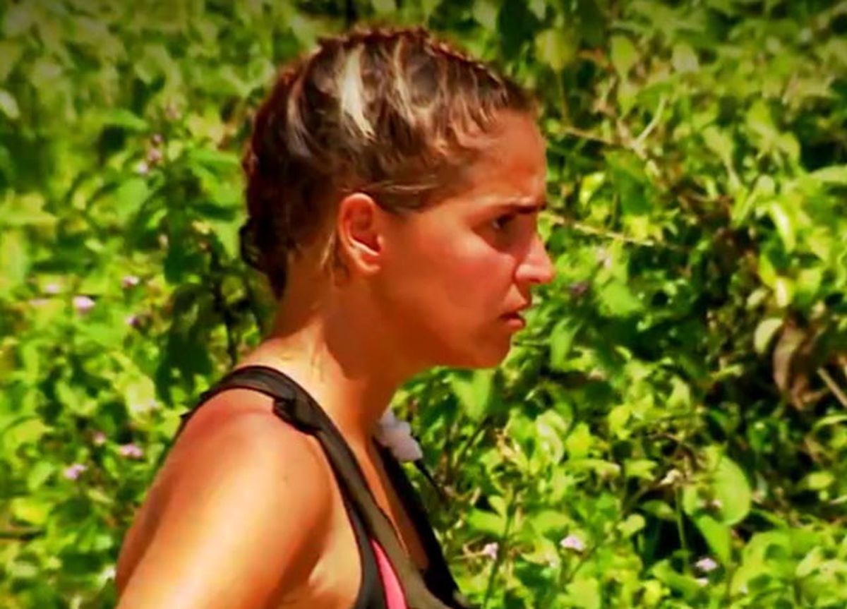 Survivor\'da Sabriye, Berna\'ya "Senden Güzelim" Diye Bağırıyor