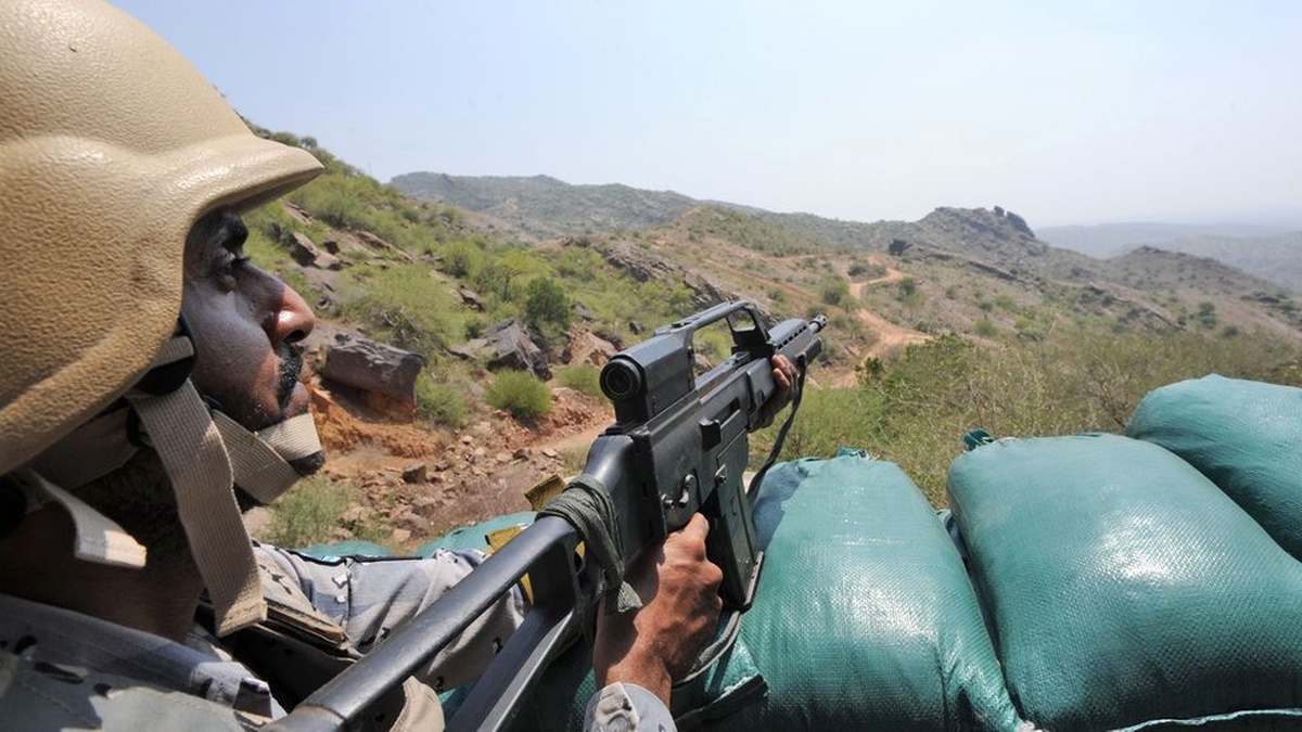 Suudi Prens Yemen Sınırındaki Helikopter Kazasında Hayatını Kaybetti