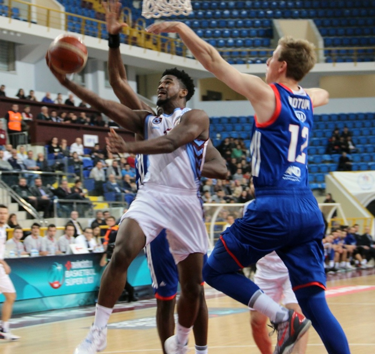 Tahincioğlu Basketbol Süper Ligi: Trabzonspor: 89- Anadolu Efes: 96