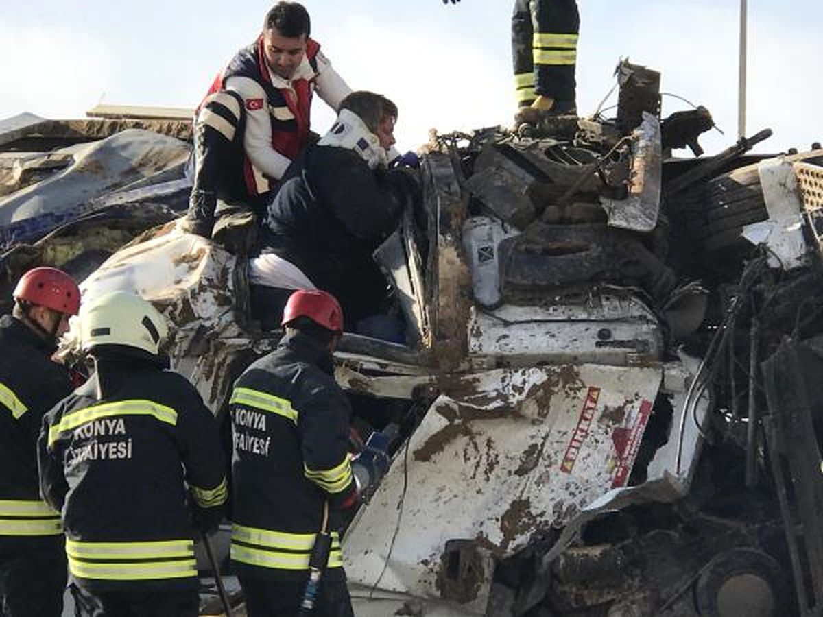 Tanker Devrildi, Sürücüsü Ağır Yaralandı