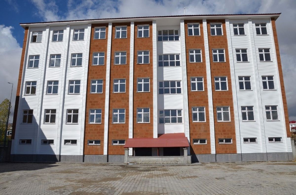 Tatvan\'da 3 Pansiyon ve 4 Okul İnşaatı Bitim Aşamasına Geldi