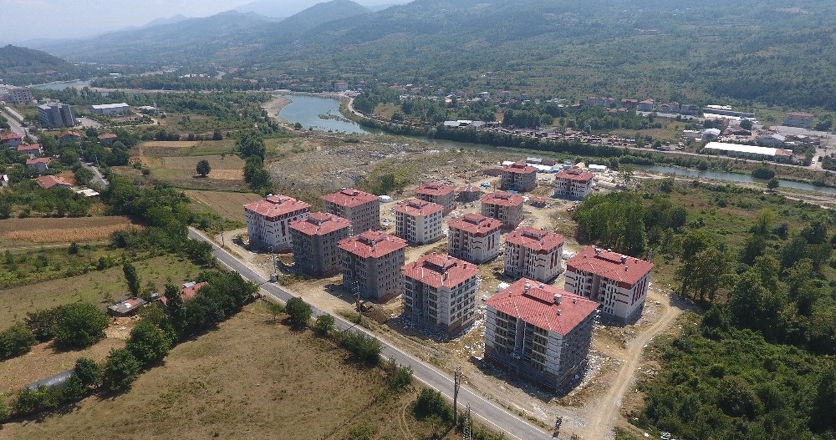 Üniversite Öğrencileri Kolay Ulaşım İçin Köprü İstiyor