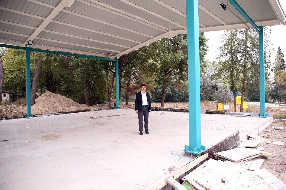 Üzerlik Mahallesi Kapalı Pazar Yerine Kavuşuyor