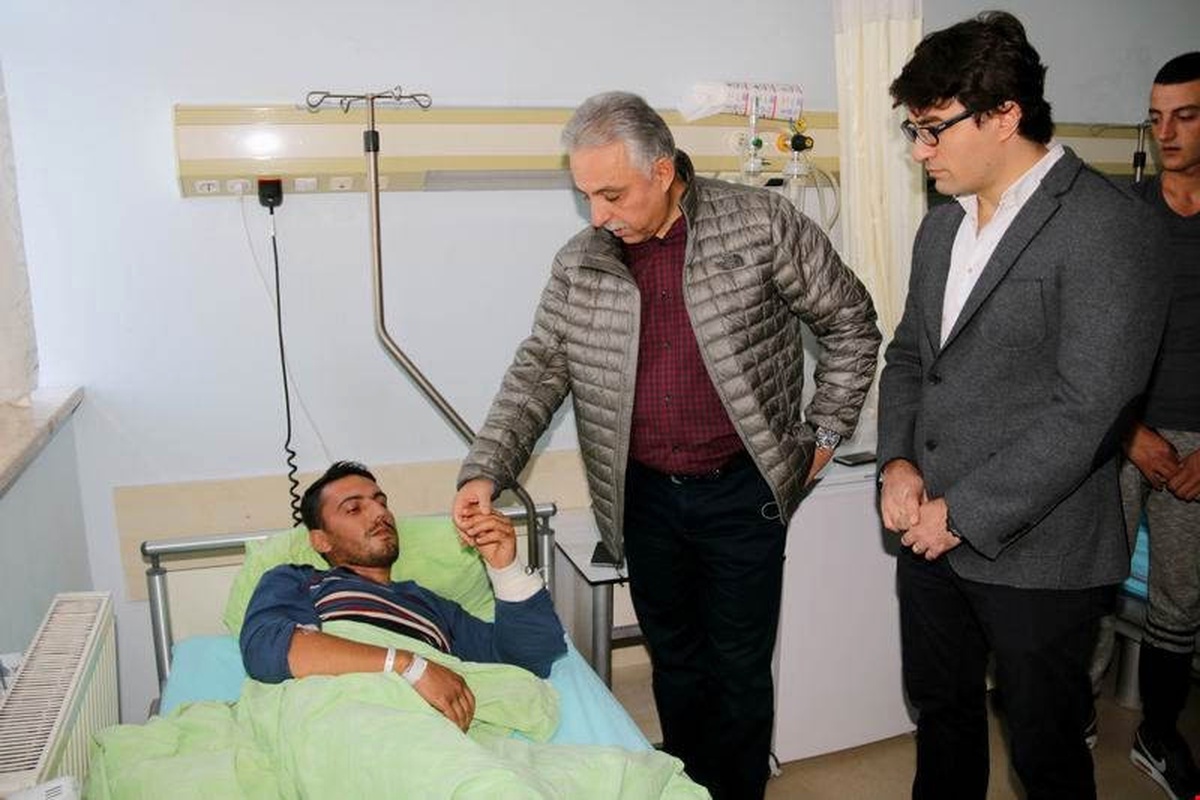Vali Toprak\'tan Yaralı Askerlere Ziyaret