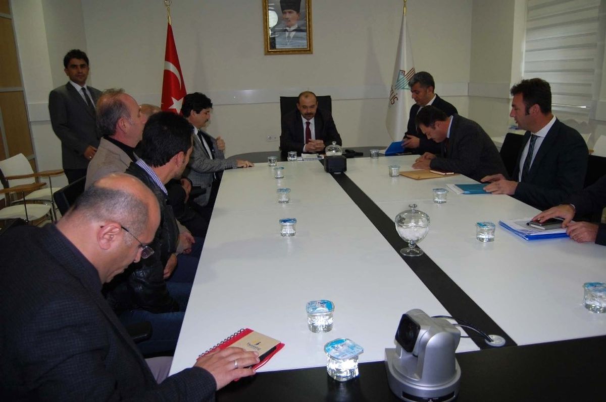 Vali Ustaoğlu, Arıcılarla Bir Araya Geldi