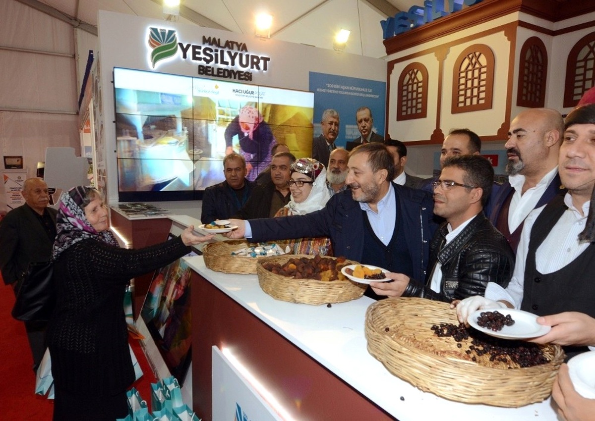Yeşilyurt Belediyesi Standına Büyük İlgi