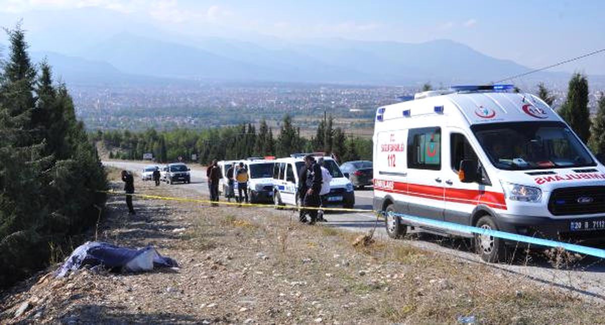 Yol Kenarında Cesedi Bulundu