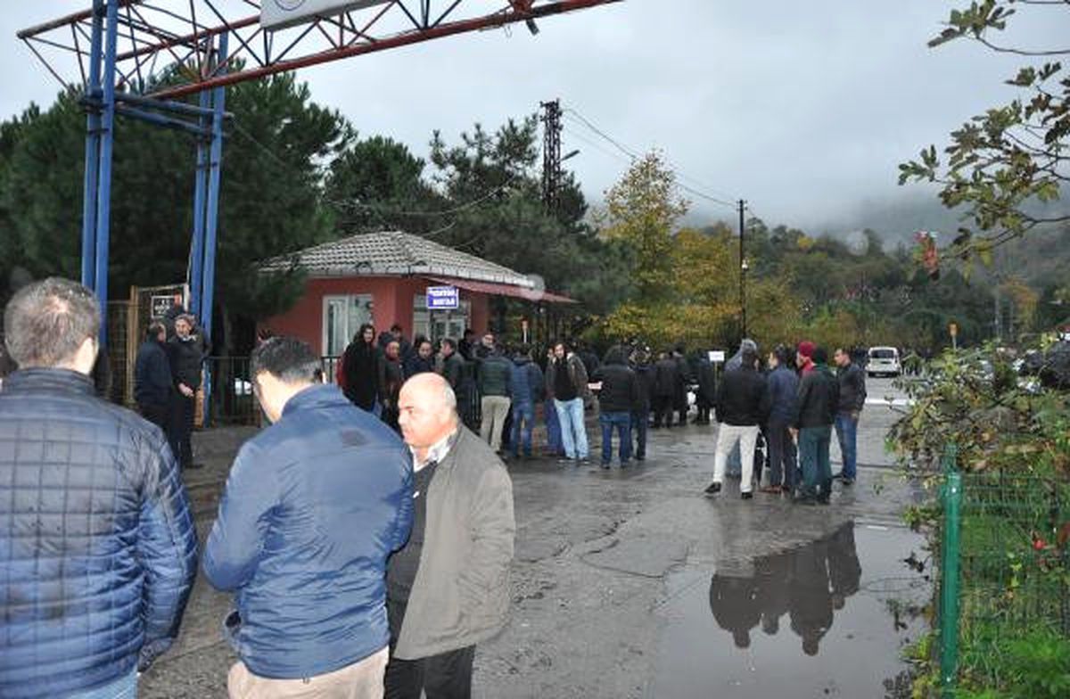 Zonguldak\'ta Maden İşçileri Ocaktan Çıkmama Eylemi Başlattı (5)