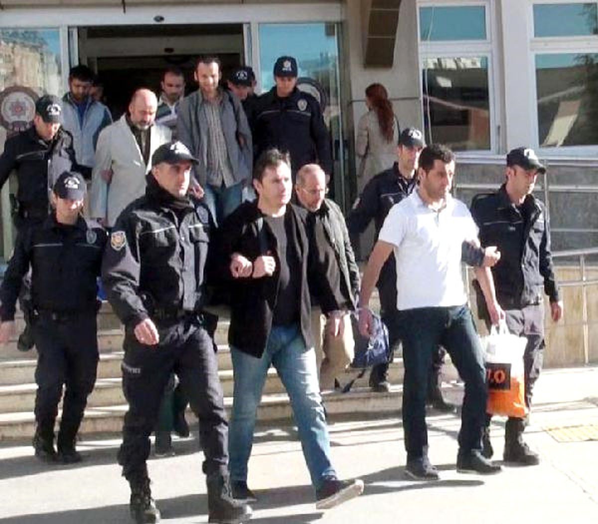 5 İlde Fetö\'nün Müdür ve Öğretmenlerine Operasyon: 11 Gözaltı