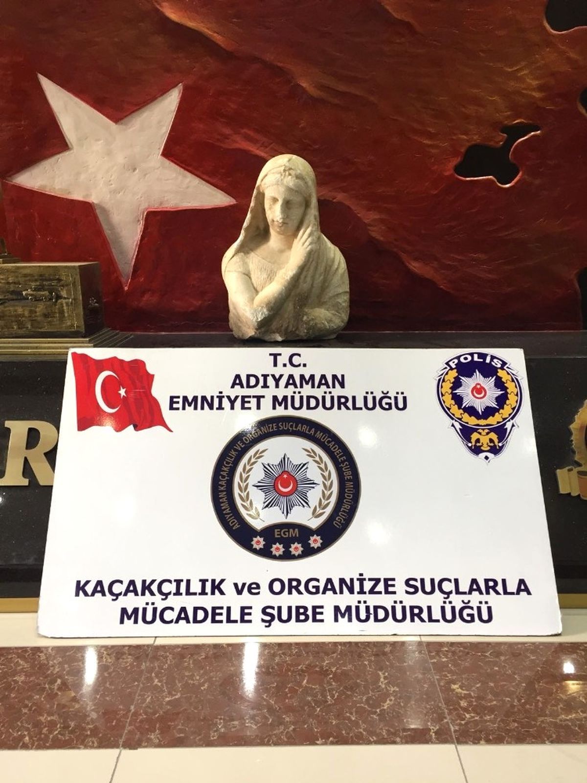 Adıyaman\'da Roma Dönemine Ait Heykel Ele Geçirildi
