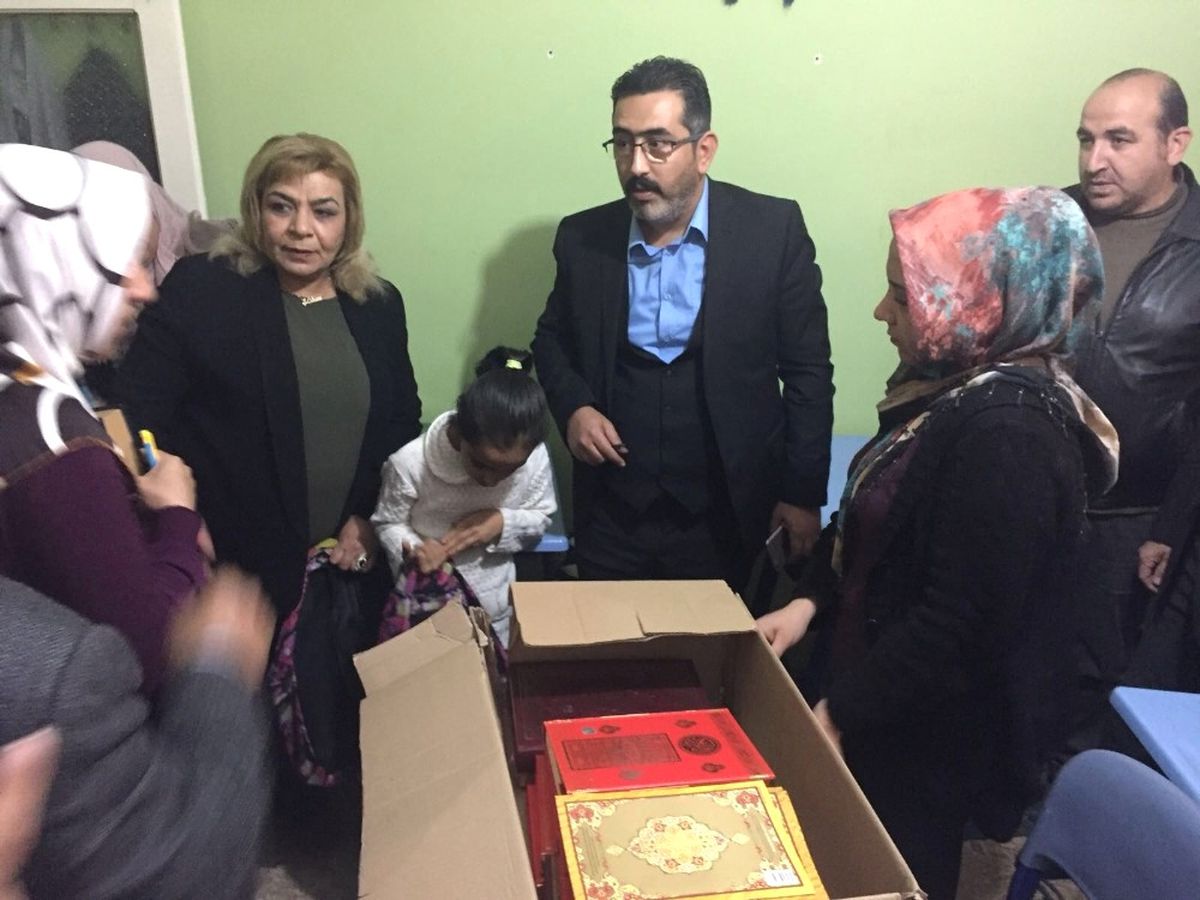 AK Parti Bağlar İlçe Başkanı Gezer\'den Kur\'an Kursu Öğrencilerine Yardım