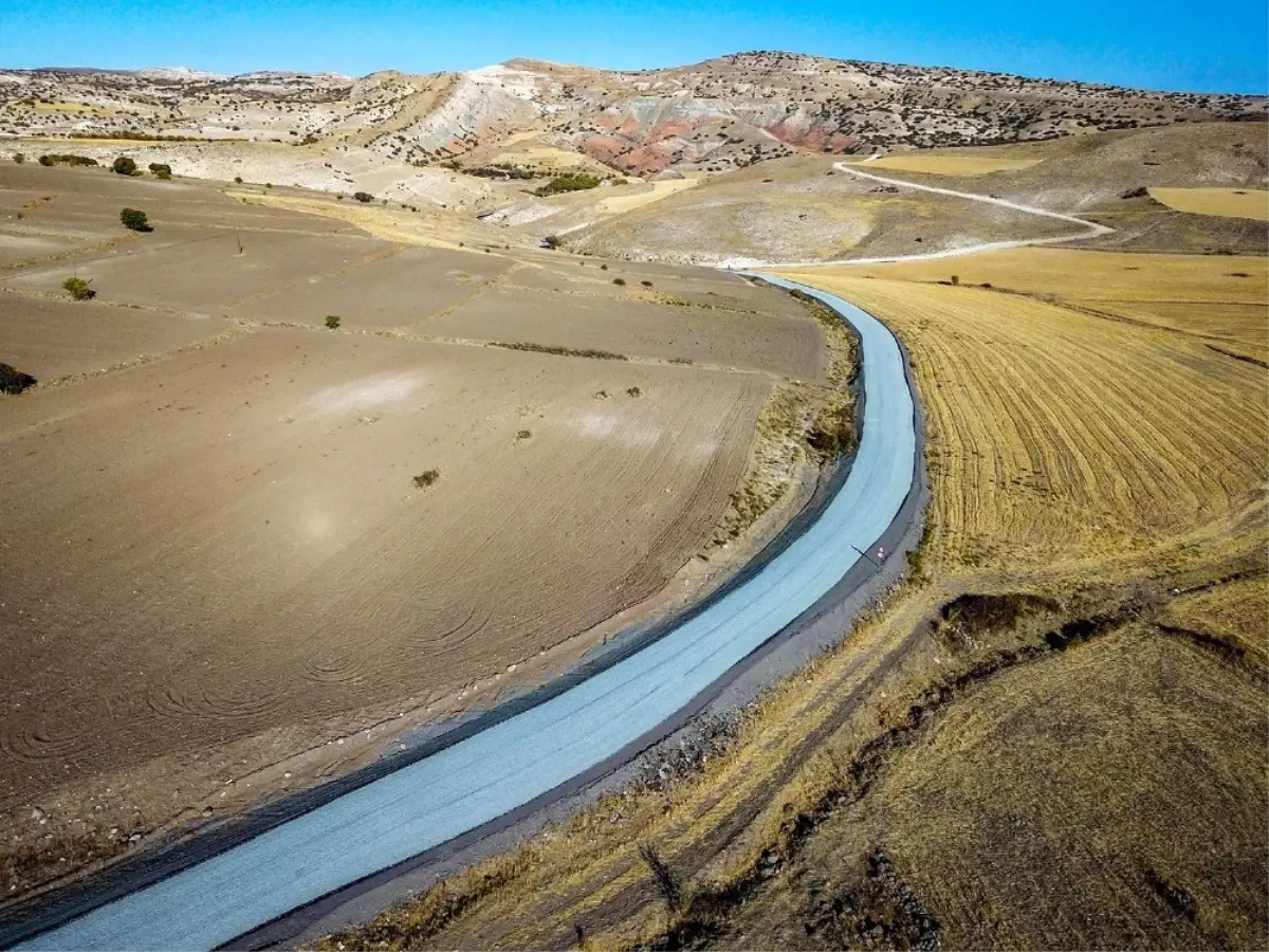 Arguvan-Arapgir Grup Yolu Asfaltlanıyor