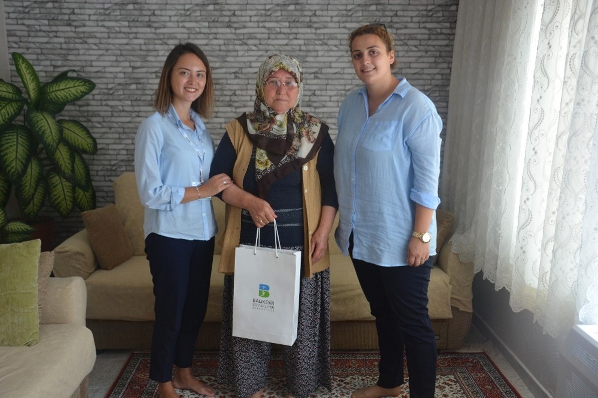 Balıkesir\'de Büyükşehir Belediyesi\'nden İhtiyaç Sahiplerine Doğalgaz Sobası