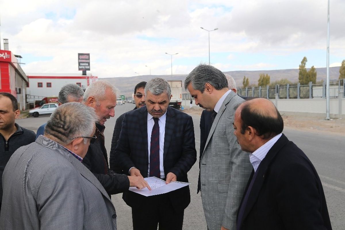 Başkan Çelik, Karpuzatan\'da Yapılan Çalışmaları Yerinde İnceledi