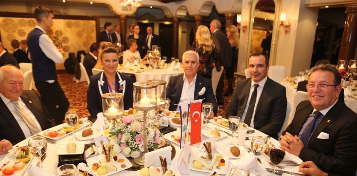Başkan Mustafa Bozbey: "Türkiye\'de Örnek Projeleri Hayata Geçirdik"