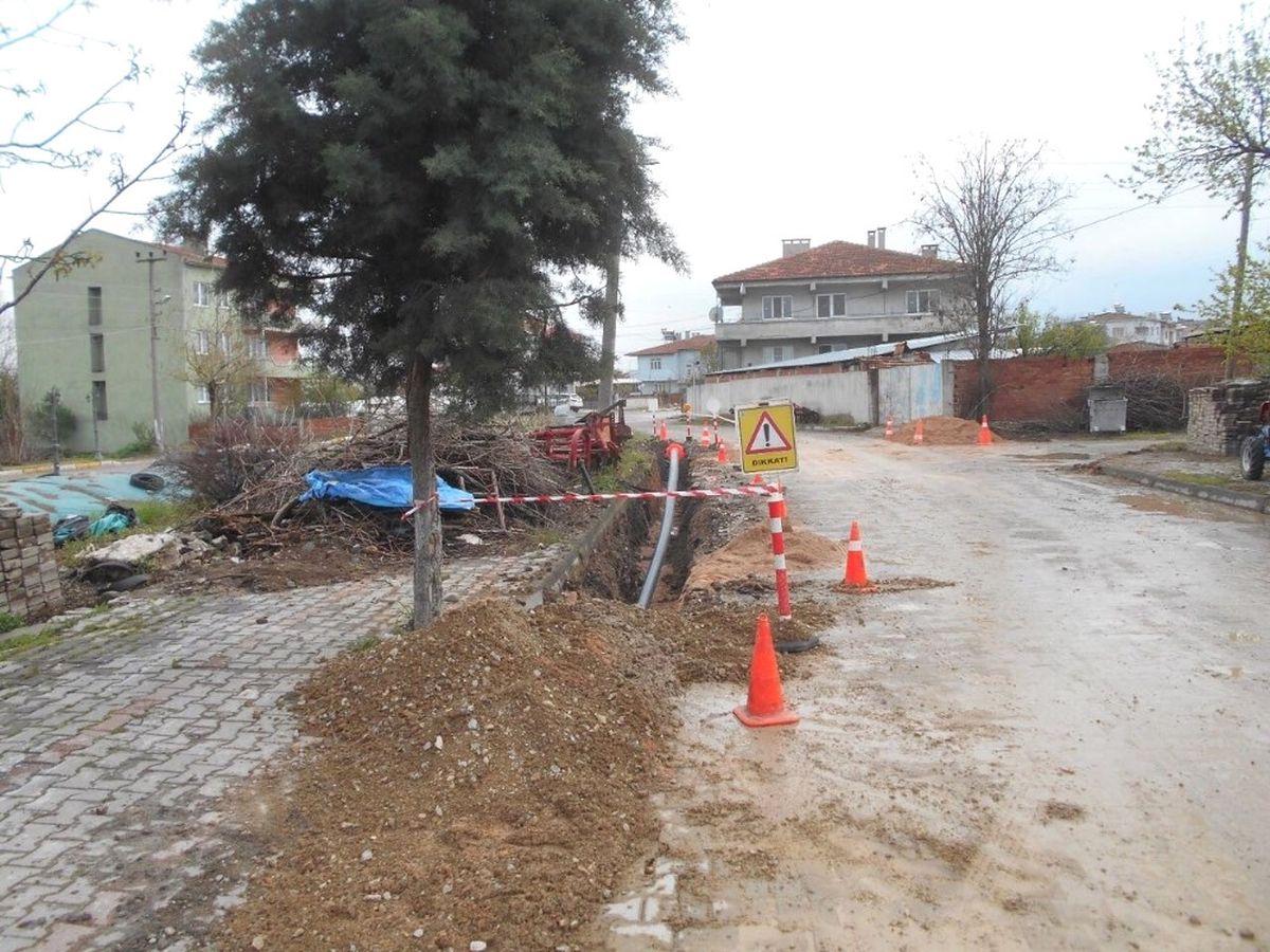 Baski, Bin 755 Kilometre Hat Döşedi
