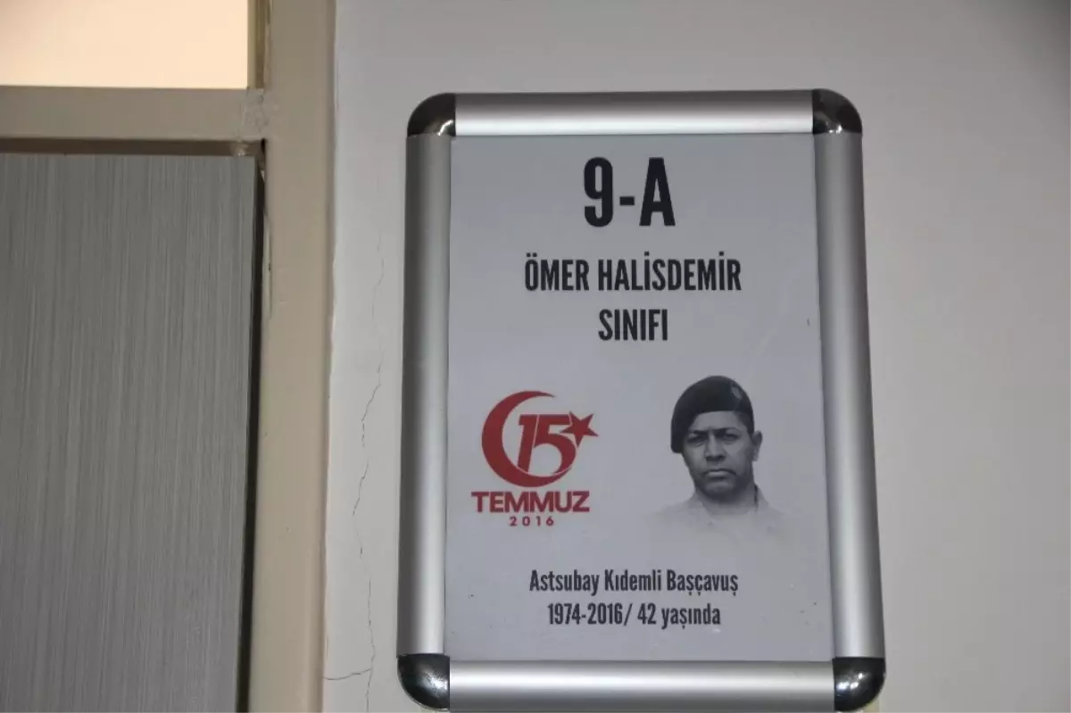 Bilecik\'te Bir Okuldaki Sınıflara 15 Temmuz Şehitlerinin İsimleri Verildi