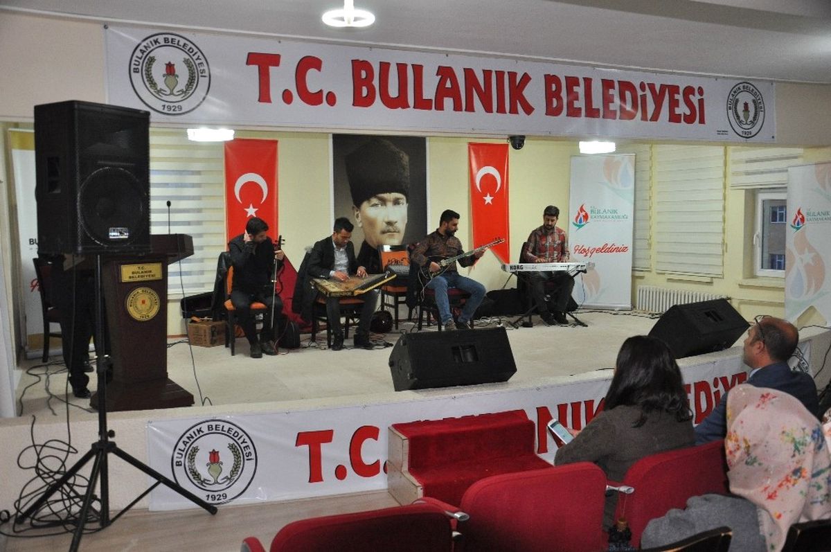 Bulanık\'ta Halk Konseri