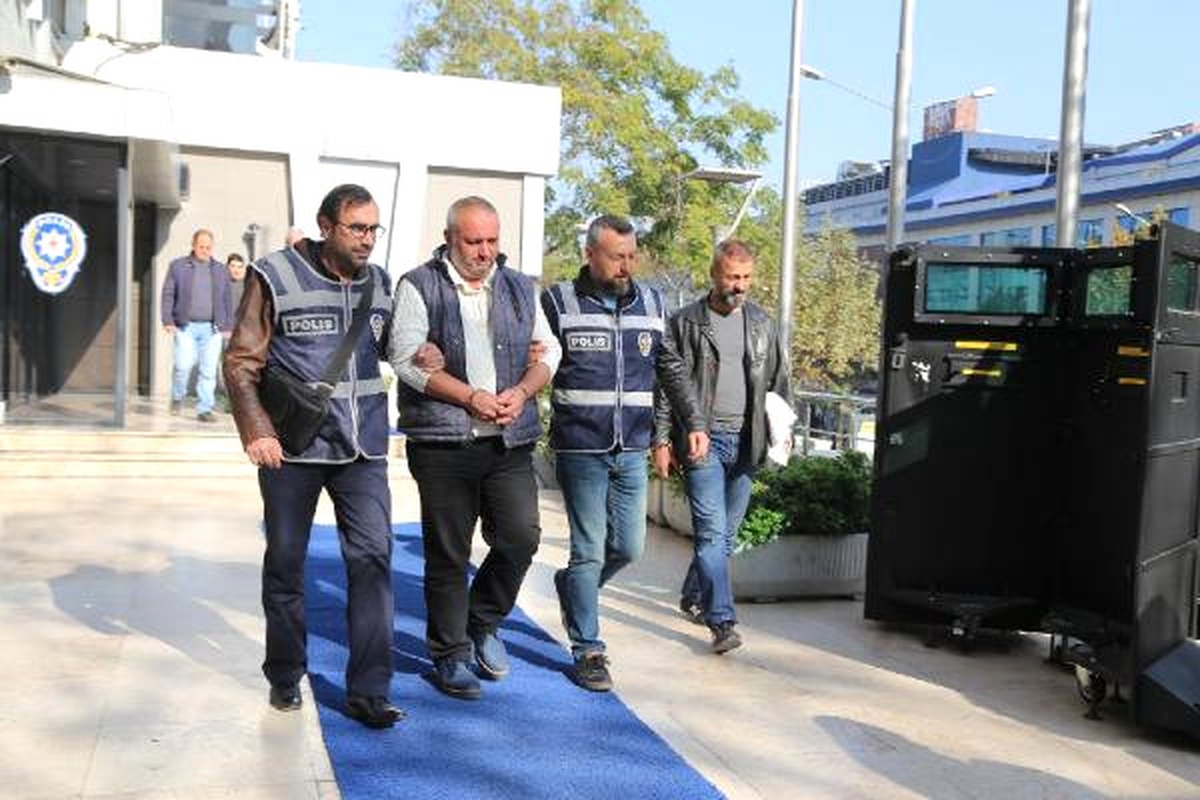 Bursa\'da Otomobil Dolandırıcılarına Gözaltı