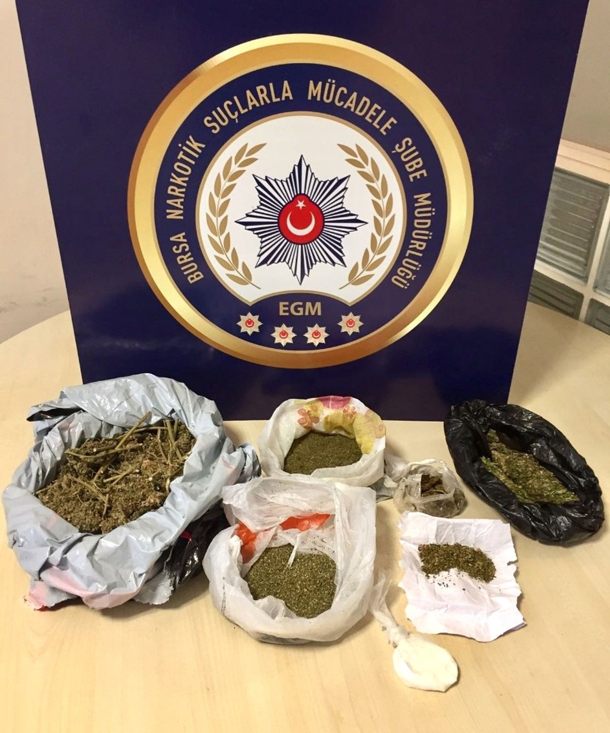 Bursa\'da Uyuşturucu Operasyonu: 4 Gözaltı