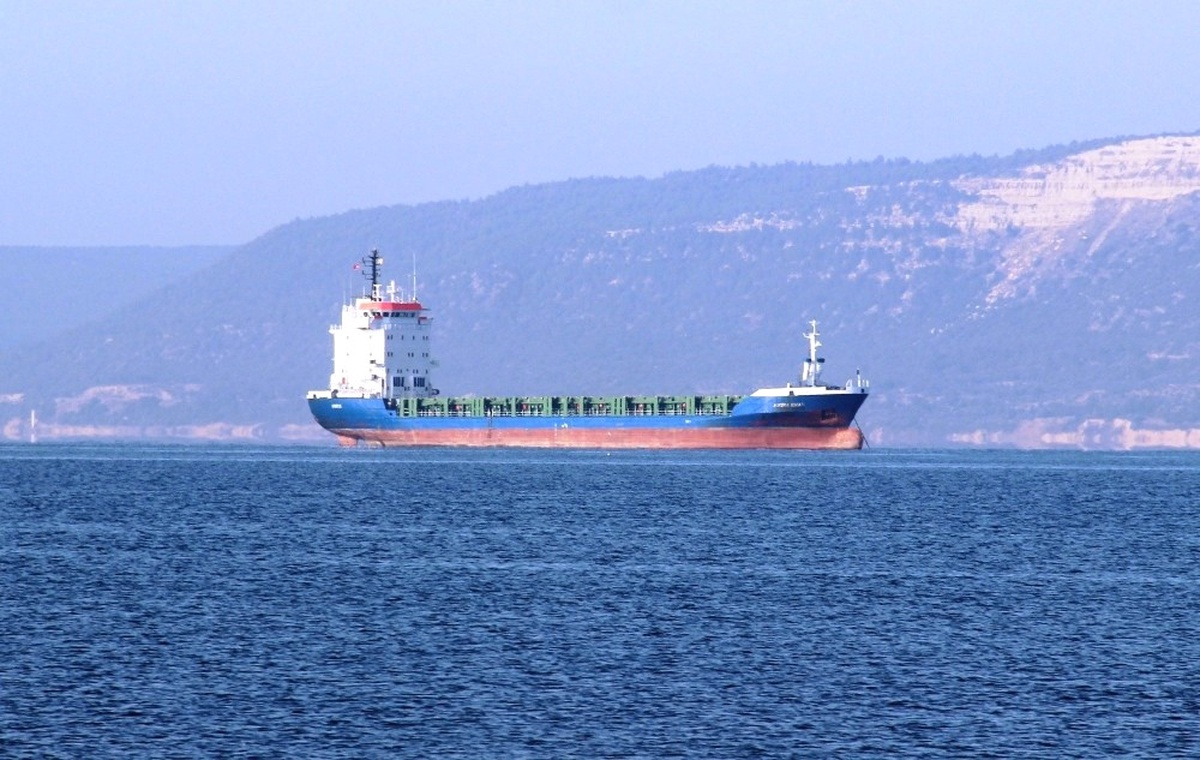 Çanakkale Boğazı\'nda Arızalanan Gemi Arızanın Giderilmesiyle Yoluna Devam Etti