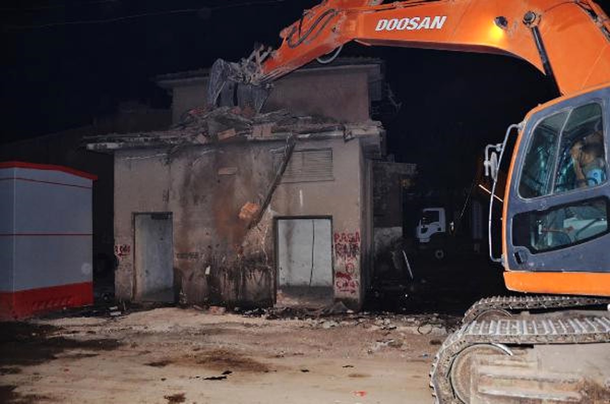 Diyarbakır\'da Oto Sanayinin 40 Yıllık Elektrik Şebekesi Yer Altına Alındı
