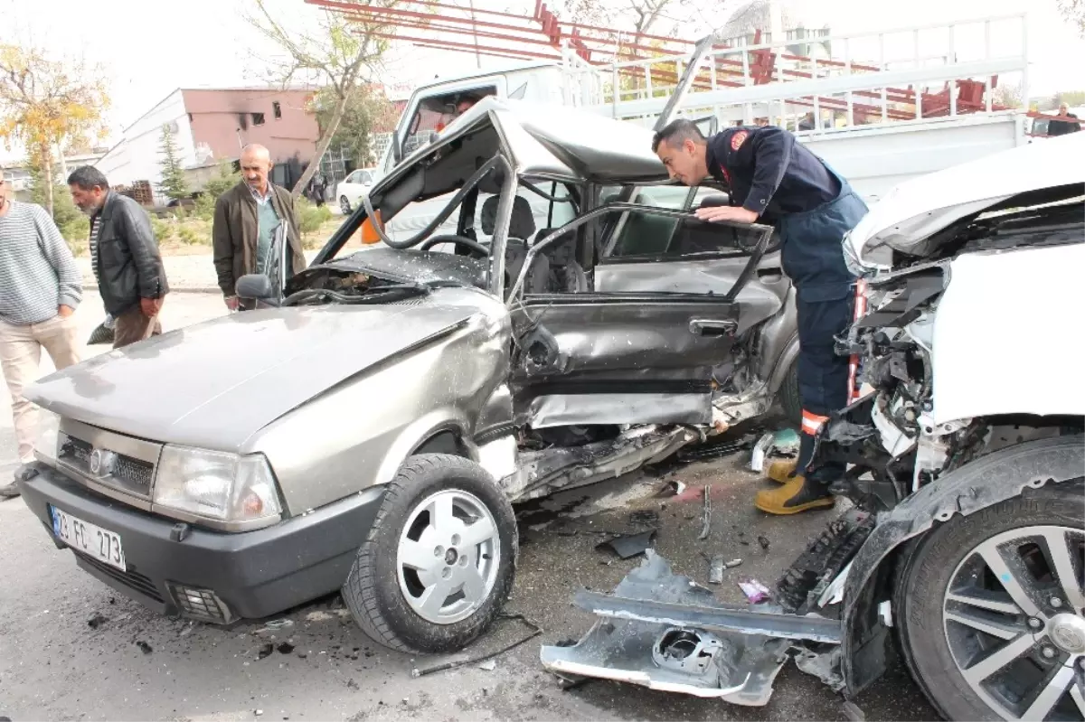 Elazığ\'da Trafik Kazası: 1 Yaralı