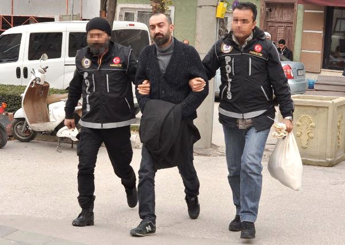 Eskişehir\'de Otomobilde 8 Kilo Eroin Ele Geçirildi (2)