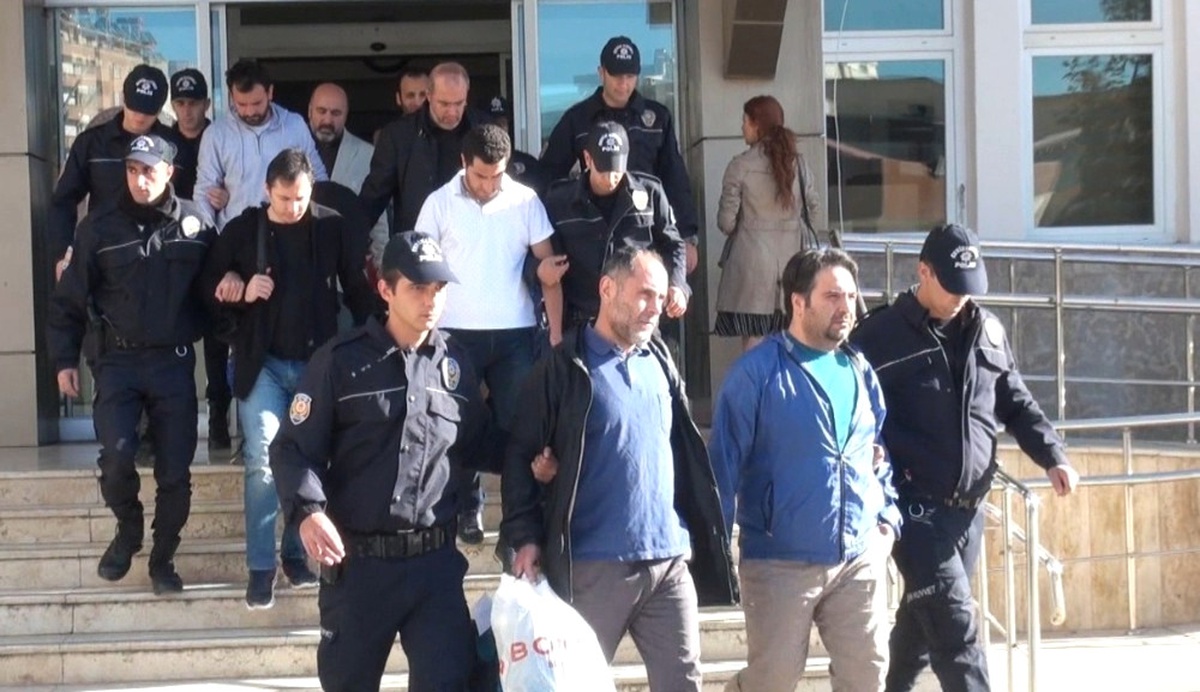 Fetö\'nün Dershane ve Yurt Görevlilerine Eş Zamanlı Operasyon