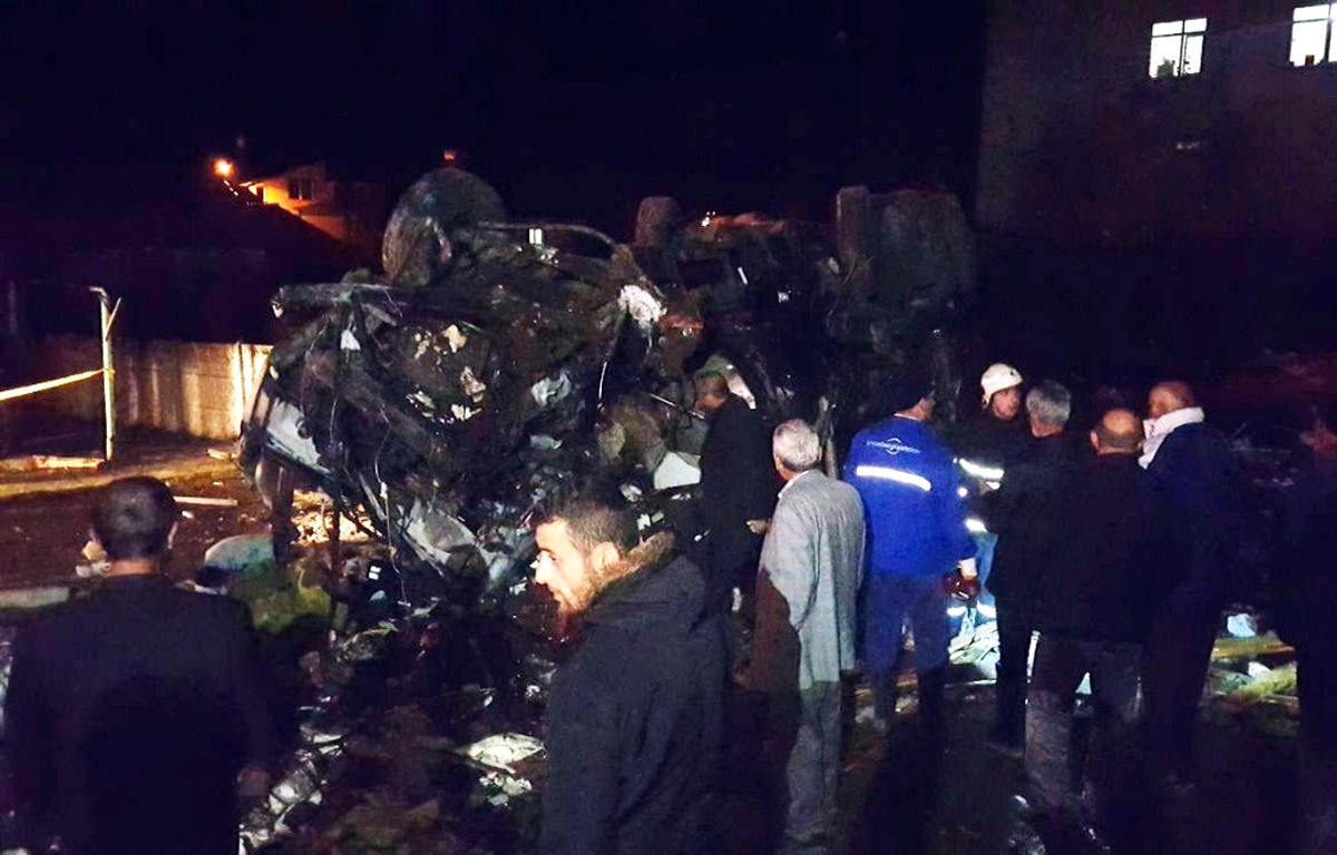 Freni Patlayan Tanker Otomobilleri Biçti: 2 Ölü, 4 Yaralı