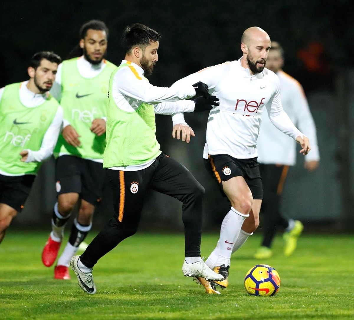 Galatasaray 8 Eksikle Çalıştı