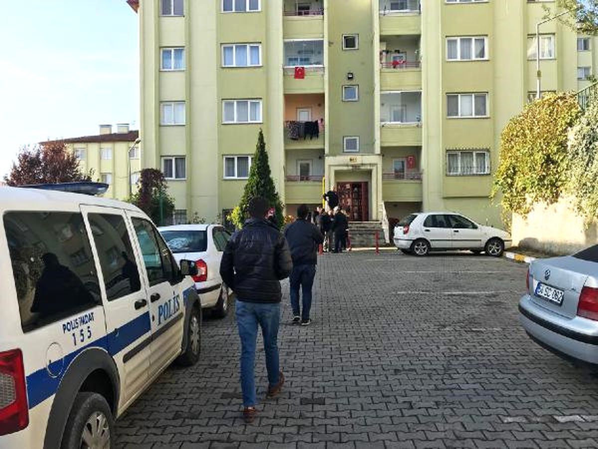 Gazeteci Evinin Merdivenlerinde Ölü Bulundu