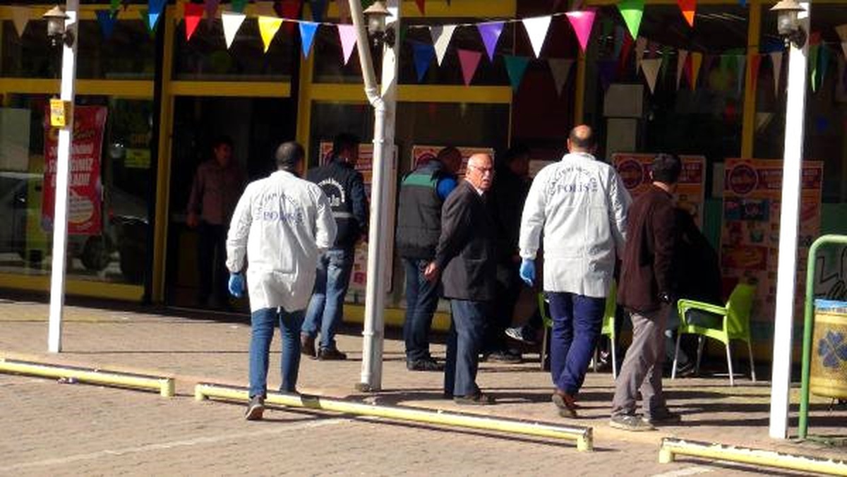 Gaziantep\'te Bomba İhbarı Yapılan Market Boşaltıldı
