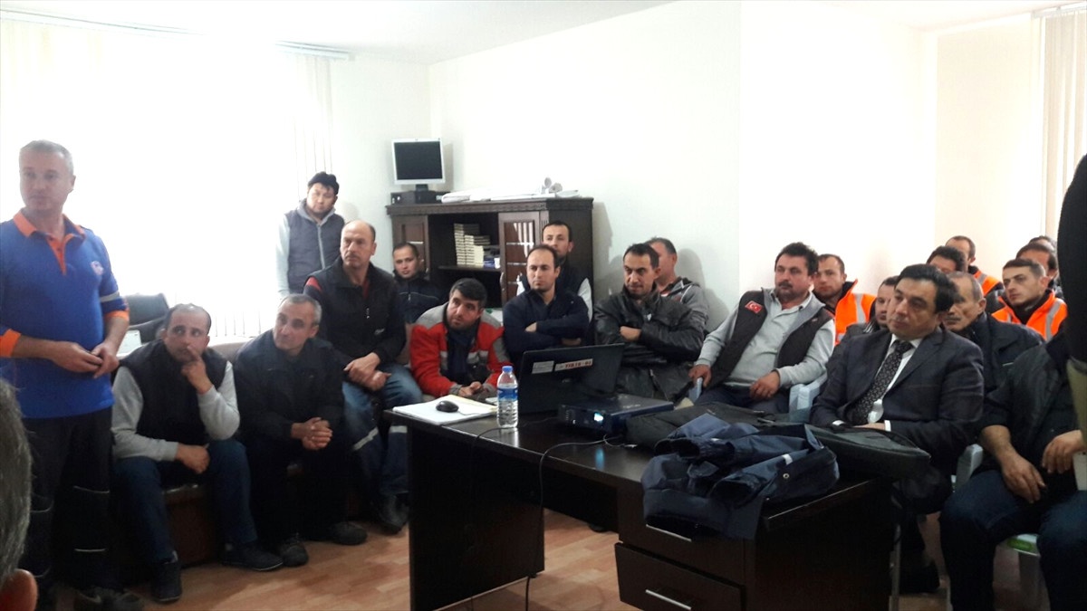 Gölbaşı TOKİ\'de Apartman Görevlilerine Afet Eğitimi