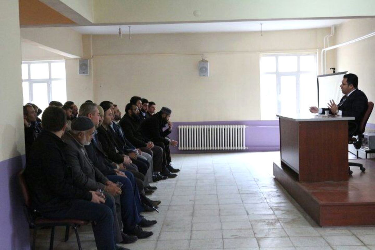 Kaymakam Özcan, İmamlarla Bir Araya Geldi