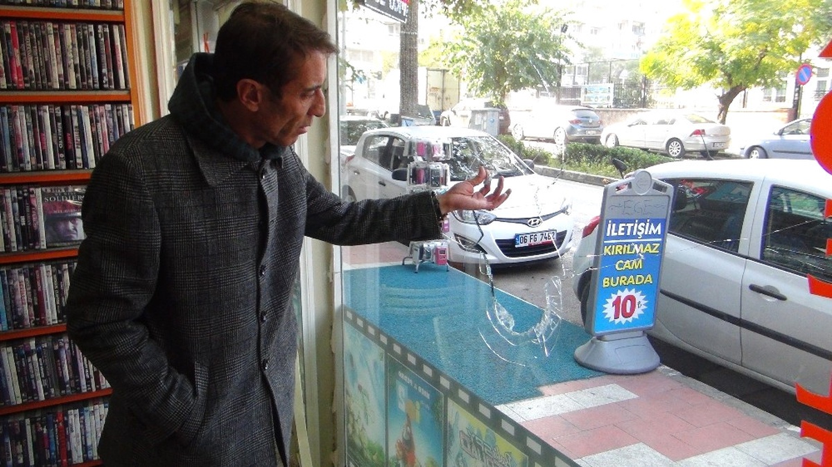 MHP\'li İlçe Başkanının Dükkanı Kurşunlandı